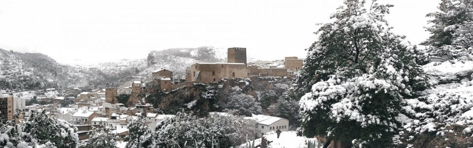 Una imagen del castillo de Buñol durante una de las últimas nevadas.